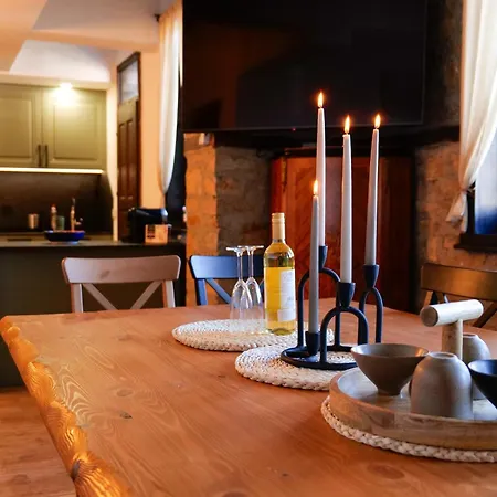 трите къщи *