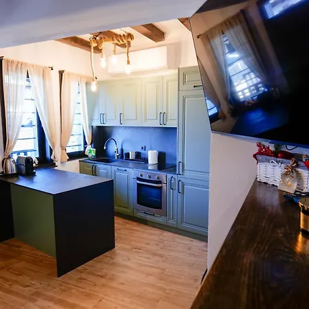 трите къщи Vakantiehuis Leshten