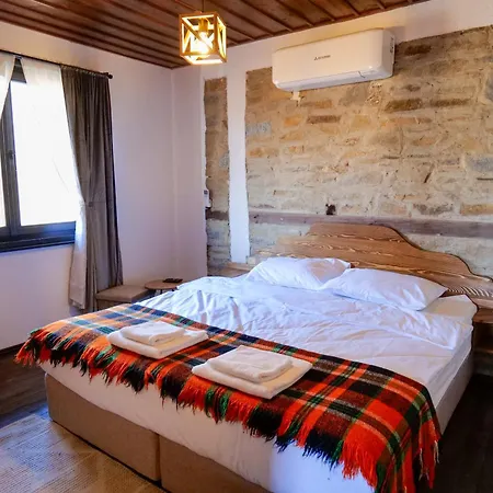 Holiday home трите къщи