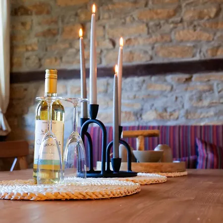 трите къщи Leshten