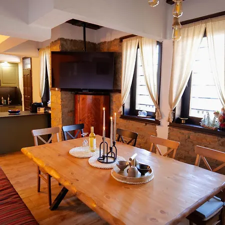 трите къщи * Leshten