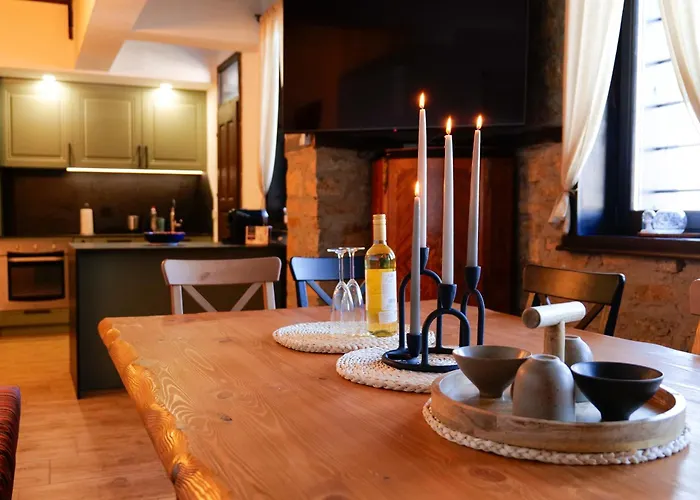 трите къщи *