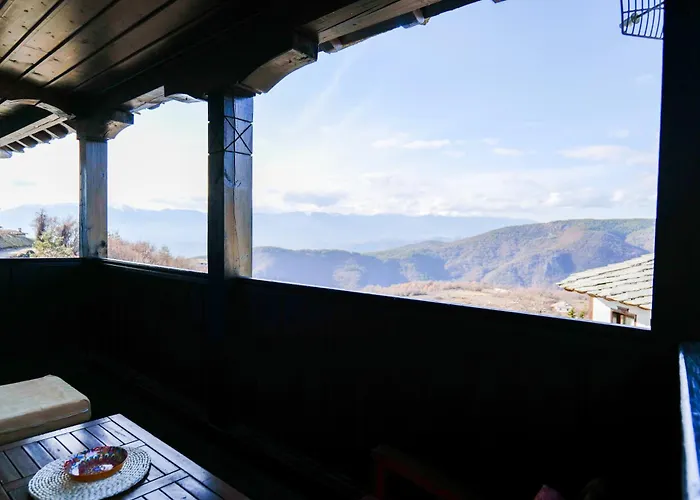 трите къщи * Leshten